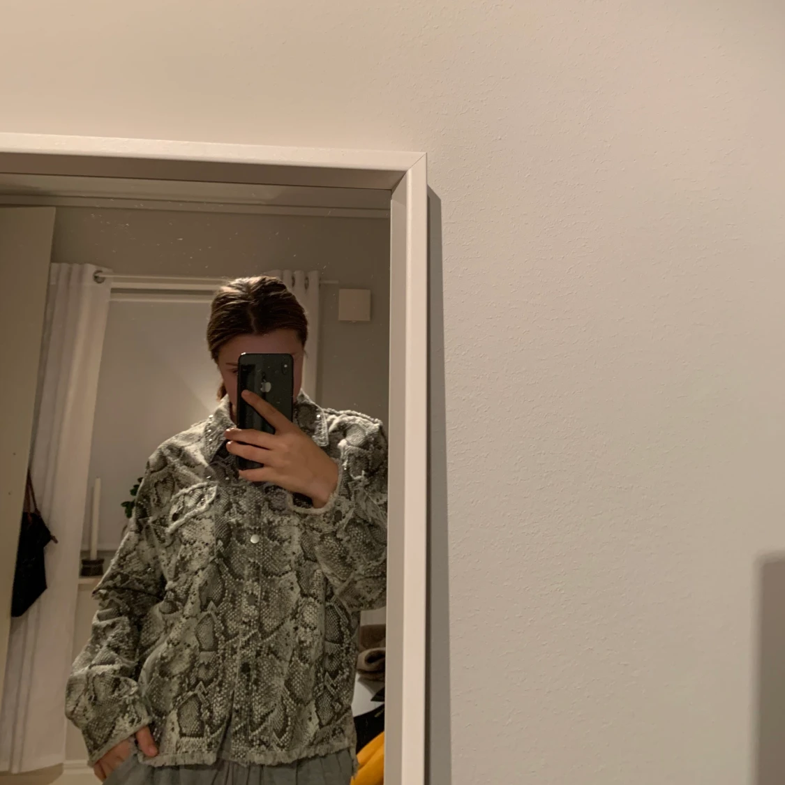 Ormmönstrad jacka/ kofta från zara