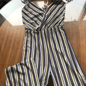 One piece  - 3/4 bottom 