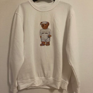 Teddy tröja - Säljer en Teddy tröja som är köpt här på plick 