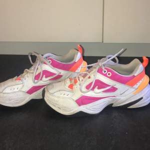 Nike m2k tekno i storlek 38