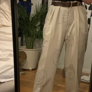 Coola stora kostymbyxor - Stora kostymbyxor med egen design på! Pris kan diksuteras via dm