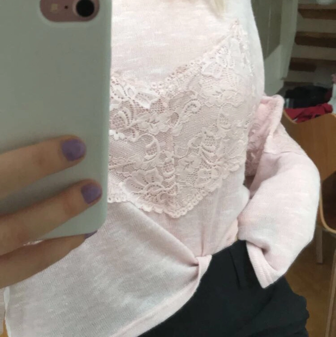 Rosa tröja med brodering - 90