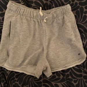 Mjukis shorts  - Sköna mjukis shorts från pill and bear 🥰 Står M i dom men skulle säga S:—)