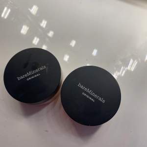 2 Fairly Light 03 Foundation från BareMinerals, den ena är knappt använd så mycket kvar och den andra är använd men fortfarande lite kvar. Båda 2 för 210kr :)