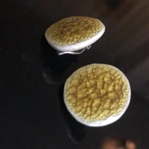 Coola knep örhängen  - Knep  Örhängen frakt 10kr