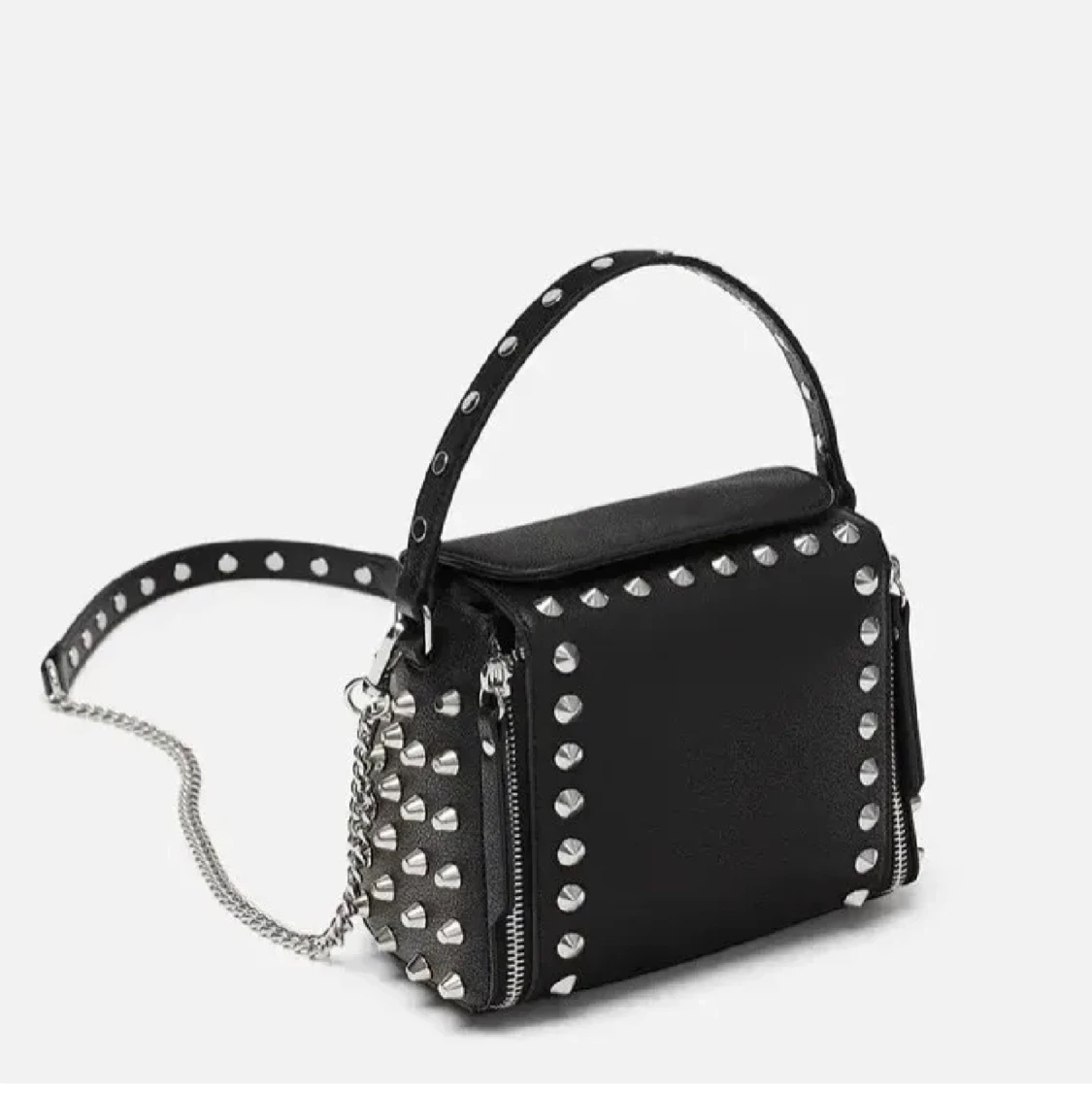 Väska med nitar  - 90