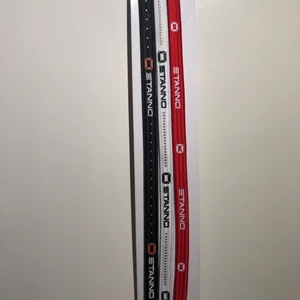 Stanno hårband - Tyvärr har jag för stort huvud för att dessa ska sitta bekvämt så säljer därför dem vidare, aldrig använda men den svarta är testad, nypris 99kr. Köparen står för frakten OBS finns billigare frakt men paketet är isåfall inte spårbart!