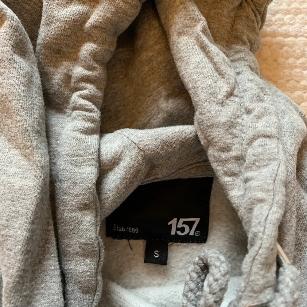 Grå hoodie från lager 157 i storlek s💗. Säljer då jag inte fått användning för den. Köpt här på Plick men i ganska bra skick🌼. Säljer för 50kr + frakt. Hoodies.