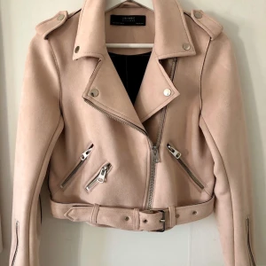 Mockajacka från ZARA - Fin mockajacka från zara säljes. Storlek Small