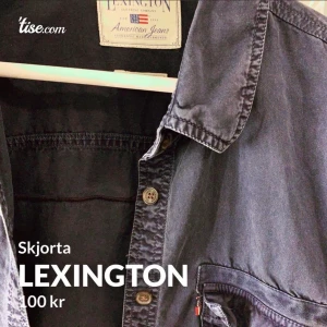 Lexington skjorta  - Använd 1 gång, mörkt blå