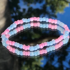 Färgglatt handgjort armband 25 kr inkl. Frakt!✨ - Handgjort färgglatt armband 25 kr inkl. Frakt!✨