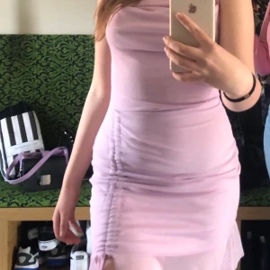 Ljus lila klänning - Jätte fin klänning i strl s/m. 50kr frakt!!