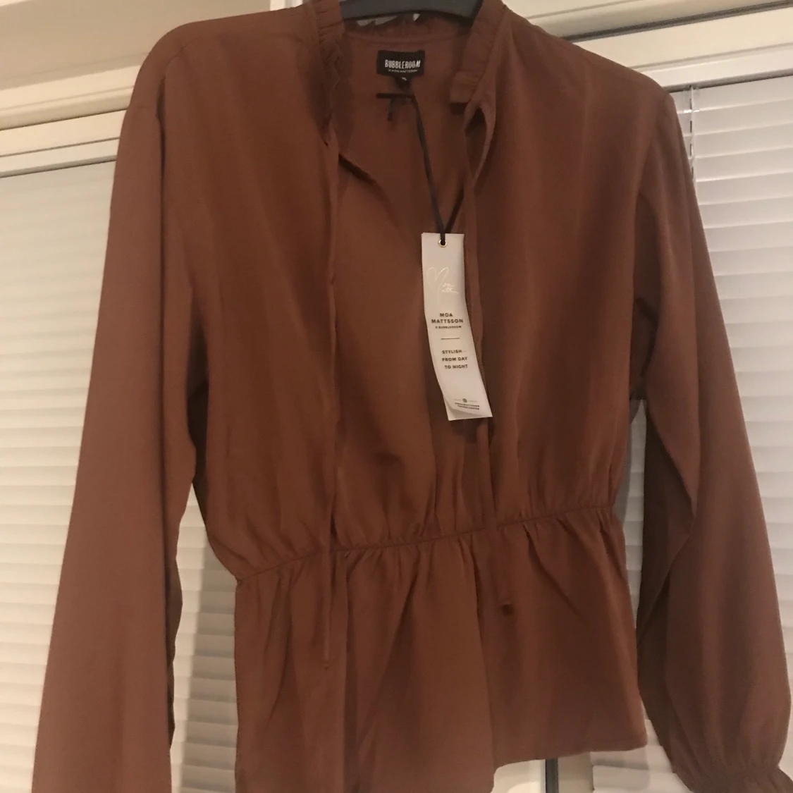 Vinröd oanvänd top storlek 36 - 90