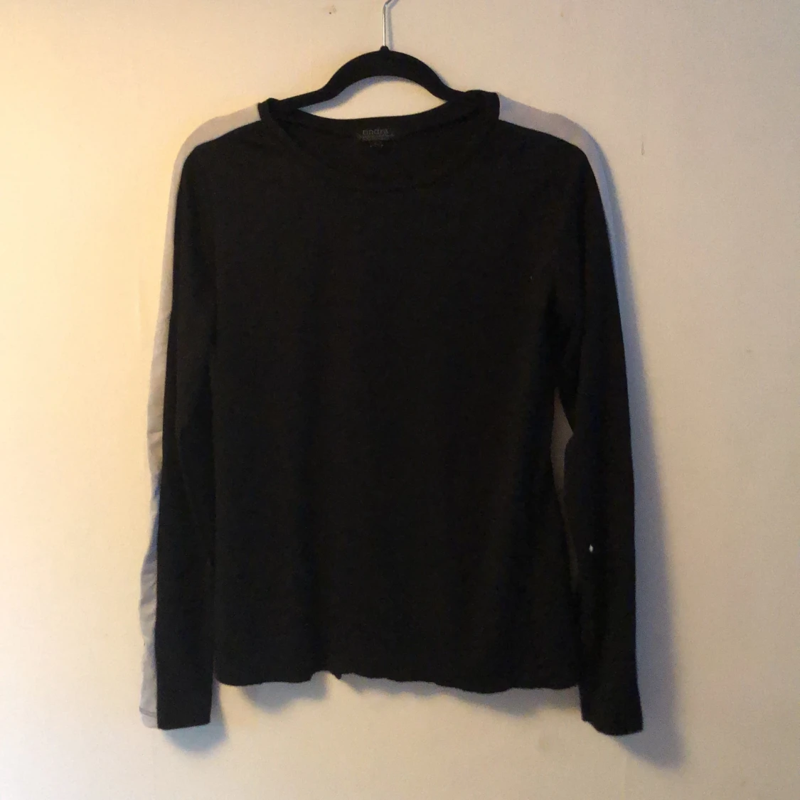Långärmad svart tröja 