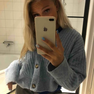  - en jätte söt liten kofta🦋🐬🐳🌏💧💦 ifrån zara 