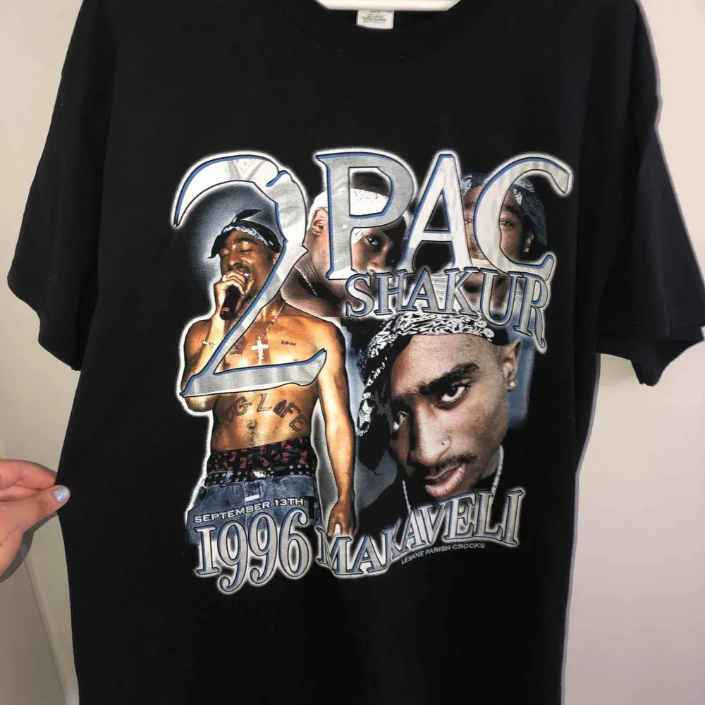Tupac T-shirt   ,aldrig använd . T-shirts.