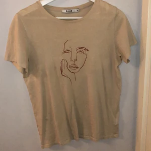 T-shirt med tryck  - Bra skick