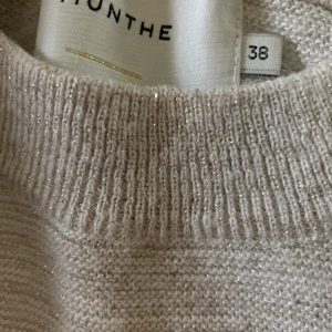 Från Munthe- glittrig stickad tröja  - Storlek 38