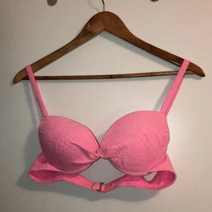 Bikini topp💕 - Kommer inte ihåg vart jag har köpt denna men den e i storlek m 