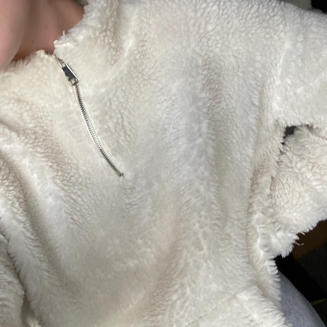 Fluffig tröja med krage - 90