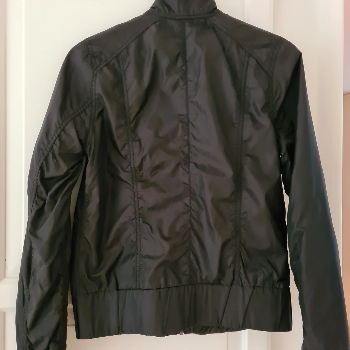 Svart vindjacka - 90