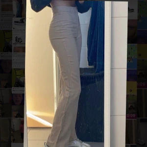 Kostym/linne byxor - Säljer dessa galet snygga byxorna från Neo Noir i strl s. Ord pris 1000 kr