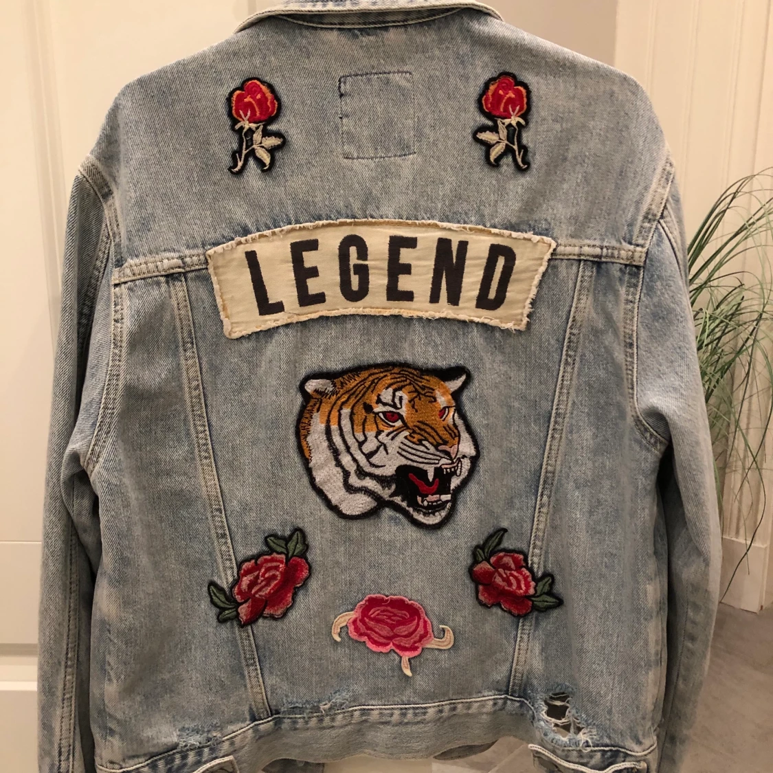 Jeans jacka med patches - 90