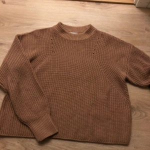  - Säljer en mysig tröja från Cubus storlek S. Använd endast en gång. Pris 75kr ⭐️