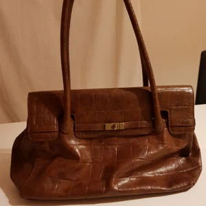  - Elegant väska som passar till alla ärende 🎀 hämtas i centralen 