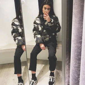 Jacka - Vinterjacka i camouflagemönster. Fint skick!  