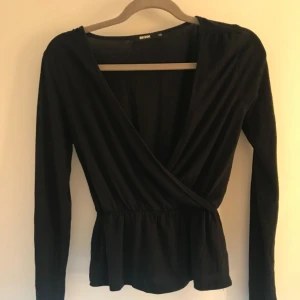  - Tröja från bikbok. 45kr frakt