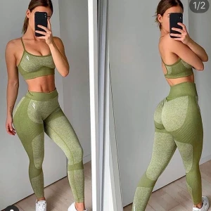 Doyoueven tights - Jättefint skick! Säljer endast för blivit små! Nypris på 600kr säljer för 400kr pris kan diskuteras vid small affär!!