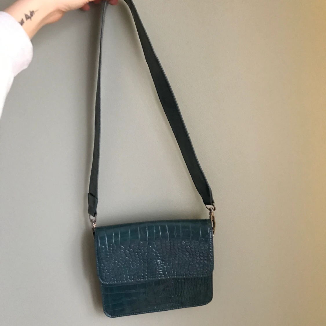 Grön axelremsväska från Hvisk  - 90