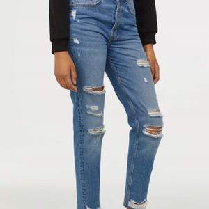 Jeans med hål, storlek xs💓💜