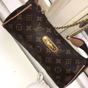 Axelväska  - Köpare står för frakten 📦📦