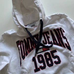 Tommy Hilfiger Hoodie - Storlek S. Knappt använd! Köparen står för frakten :)