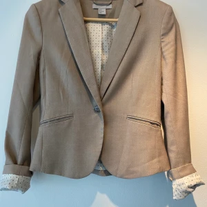 Beige kavaj💜 - Kavaj från h&m🌟