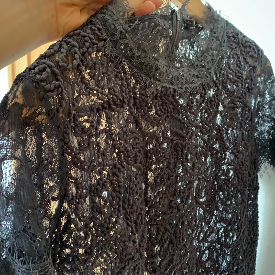 Blus med spets strl M - 91