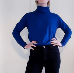 Polotröja blå - Basic polotröja, köpt på humana. Passar XS-M. 