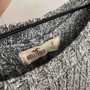  - Superfin tröja köpt i usa! Köparen står för frakt🌍 Vill bli av med allt så fort som möjligt så kolla gärna in mina andra annonser också✨