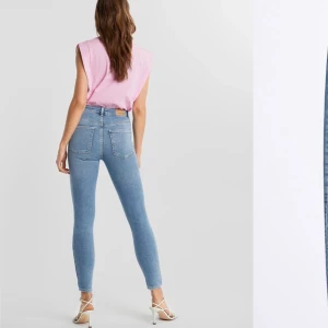  jeans från Gina tricot  - Helt oanvända, med lappar kvar.  Nypris 400kr.  