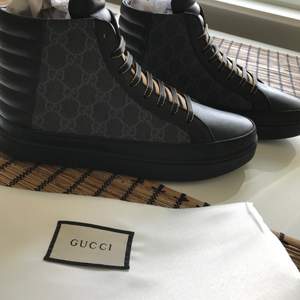 Gucci sneakers i strl 44, oanvända