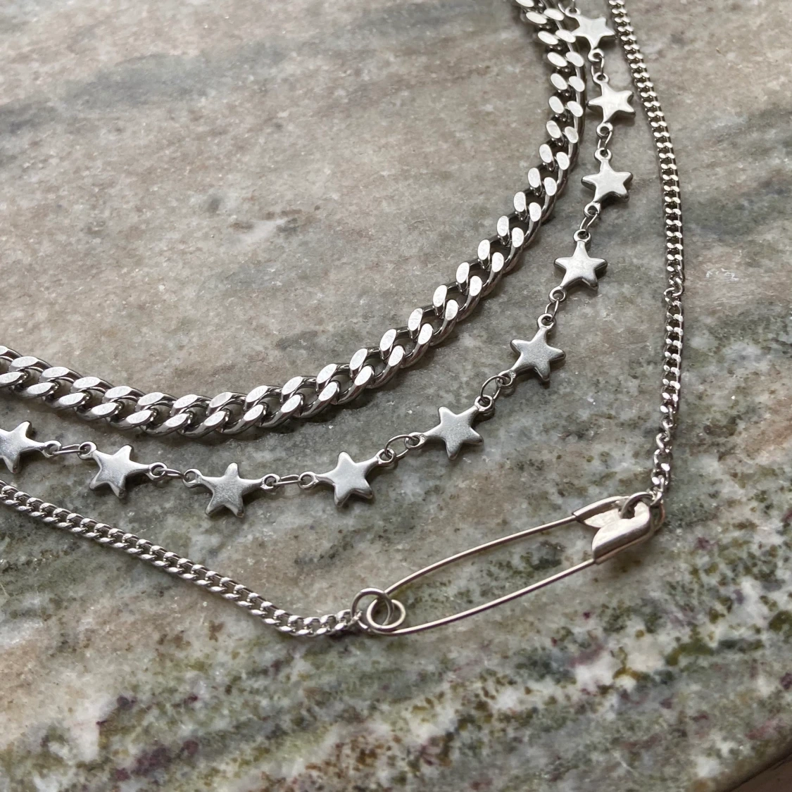 Silvriga halsband - 90