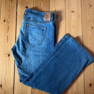 Jeans - Frakt 55kr
