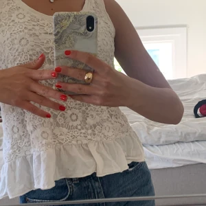 Topp - En söt topp från cubus i storlek 146-152 men den är stor i storleken så skulle säga att den passar xxs-xs och säljer endast pga att den är för liten🦋🌻kunden står för frakt men kan mötas upp i umeå. 