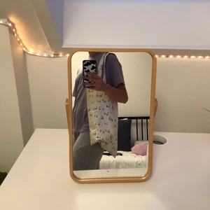 Totebag - 🧚🏼‍♂️ Världens snyggaste totebag/tygväska från monki 🦋 Köpte den förra veckan, och har inte använt den en gång 🌼 Frakten kostar max 66kr 🧃 Vid snabbaffär kan jag sänka priset! 