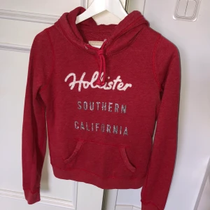Hollister Hoodie - Hoodie från Hollister i strl XS. Bra skick