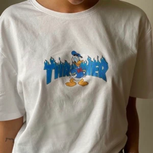 Thrasher  - Hej alla fina! Jag har börjat med att trycka motiv på t-shits och är väldigt nöjd med resultatet, därför har jag valt att forsätta med detta, då tänkte jag med att presentera några motiv på vissa tröjor som jag har tryckt. Dessa finns att köpa i olika storlekar S-L💘💕🦋  (Ni kan höra av er till mig om ni är intresseade eller om ni vill ha andra motiv på tröjorna så fixar jag det)   Jag vill att ni ska vara nöjda med både kvalitet och priset!