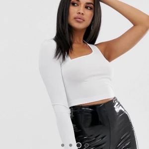 Crop top från Asos - Aldrig använd 