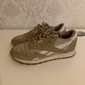 Reebok sneakers 37,5 - använd men i gott skick